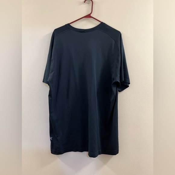 17. Lululemon Mens “Metal Vent Tech” Short Sleeve Tee - Picture 11 of 13